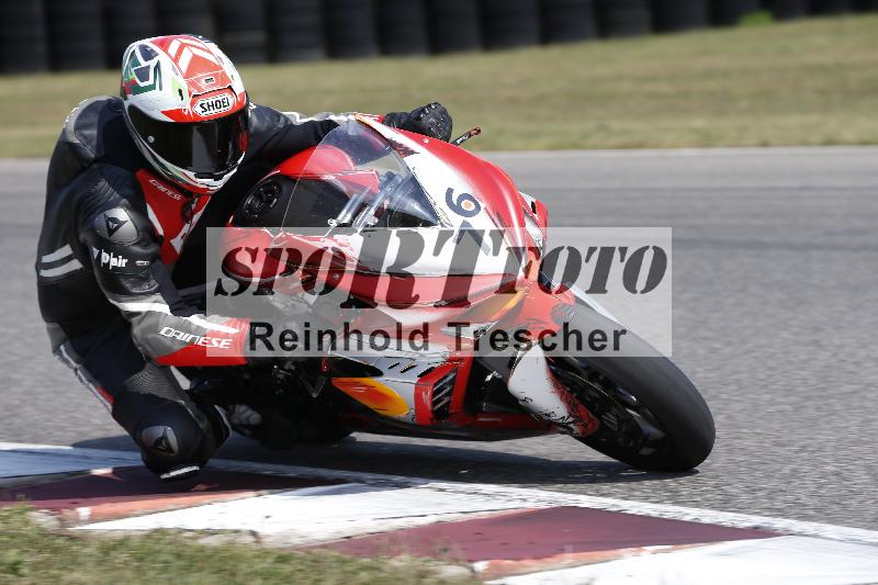 Archiv-2025/49 26.08.2025 Cornu Master School ADR/rot-rouge/76